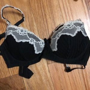 Victoria’s Secret tuxedo bra, very good condition